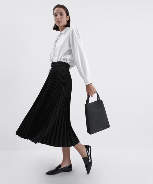 CHARLES & KEITH（チャールズ & キース）の「メタルアクセントローファー / Metal Accent Loafers（ローファー・レディース・ブラック/ブラウン/マルチ・22.5cm/23cm/23.5cm/24.5cm/25cm/25.5cm）」の10枚目の写真