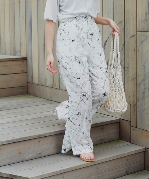 VANNIE U(ヴァニーユー)の「ニュアンスフラワーパンツ(その他パンツ・レディース・ホワイト/ベージュ・FREE)」の15枚目の写真