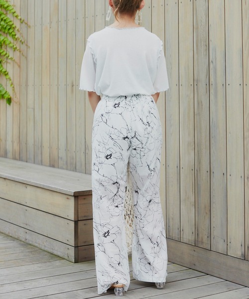 VANNIE U(ヴァニーユー)の「ニュアンスフラワーパンツ(その他パンツ・レディース・ホワイト/ベージュ・FREE)」の12枚目の写真