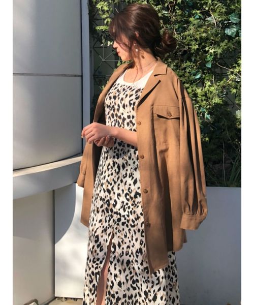 EVRIS（エヴリス）の「リネンライクルーズシャツジャケット（テーラードジャケット・レディース・ホワイト/ブラウン/カーキ・FREE）」の6枚目の写真