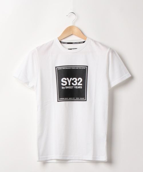 SY32 by SWEET YEARS(エスワイサーティトゥバイスィートイヤーズ)の「《SY32 by SWEET YEARS》SQUARE LOGO T(Tシャツ/カットソー・レディース・ホワイト/ブラック×ブラック/ブラック×ホワイト・MEDIUM/LARGE/X-LARGE/XX-LARGE/SMALL)」の1枚目の写真