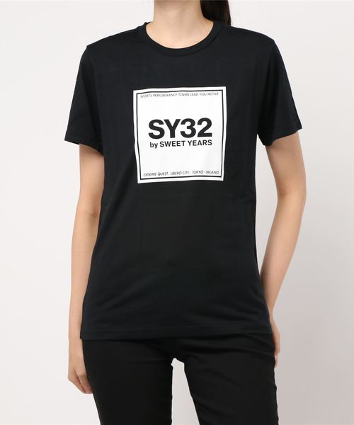 SY32 by SWEET YEARS(エスワイサーティトゥバイスィートイヤーズ)の「《SY32 by SWEET YEARS》SQUARE LOGO T(Tシャツ/カットソー・レディース・ホワイト/ブラック×ブラック/ブラック×ホワイト・MEDIUM/LARGE/X-LARGE/XX-LARGE/SMALL)」の7枚目の写真