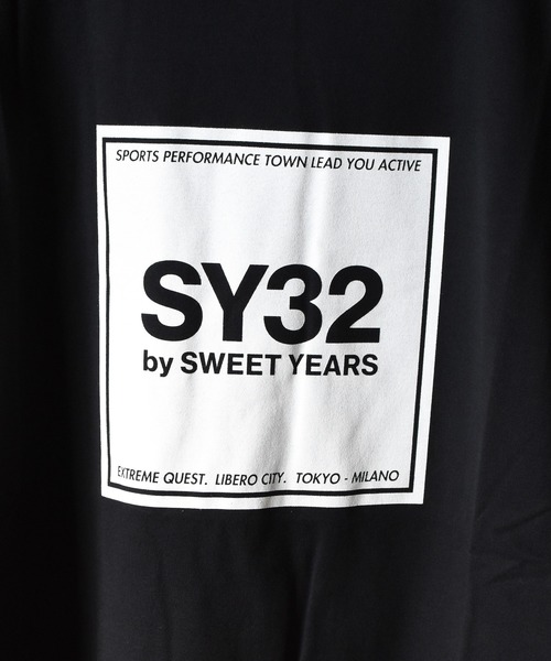 SY32 by SWEET YEARS(エスワイサーティトゥバイスィートイヤーズ)の「《SY32 by SWEET YEARS》SQUARE LOGO T(Tシャツ/カットソー・レディース・ホワイト/ブラック×ブラック/ブラック×ホワイト・MEDIUM/LARGE/X-LARGE/XX-LARGE/SMALL)」の4枚目の写真