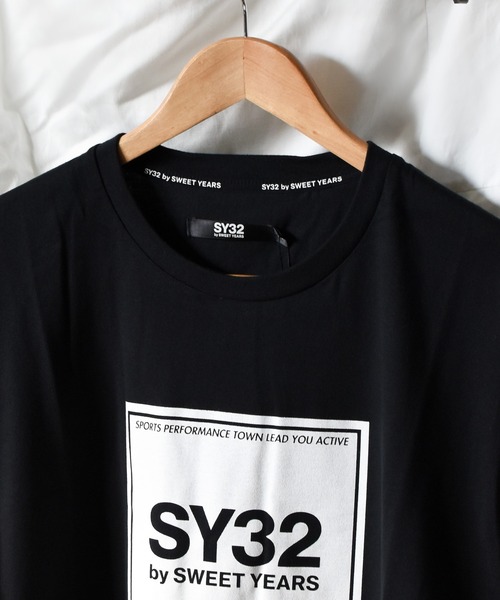 SY32 by SWEET YEARS(エスワイサーティトゥバイスィートイヤーズ)の「《SY32 by SWEET YEARS》SQUARE LOGO T(Tシャツ/カットソー・レディース・ホワイト/ブラック×ブラック/ブラック×ホワイト・MEDIUM/LARGE/X-LARGE/XX-LARGE/SMALL)」の6枚目の写真