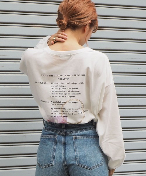 tiptop(ティップトップ)の「レタリングプリントロンT(Tシャツ/カットソー・レディース・オフホワイト/ブラック/サックスブルー/ブルー/パープル/ホワイト系その他/ホワイト系その他2/ブラック系その他/ブラック系その他2・FREE)」の2枚目の写真