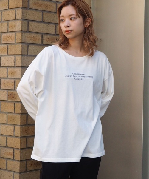tiptop(ティップトップ)の「レタリングプリントロンT(Tシャツ/カットソー・レディース・オフホワイト/ブラック/サックスブルー/ブルー/パープル/ホワイト系その他/ホワイト系その他2/ブラック系その他/ブラック系その他2・FREE)」の13枚目の写真