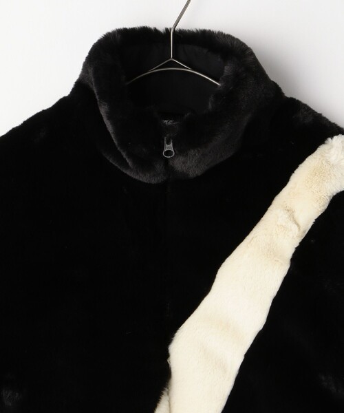 NIKE(ナイキ)の「NIKE/ナイキ ウィメンズ ジャケットプラッシュ(ブルゾン・レディース・ホワイト/ブラック・SMALL/MEDIUM)」の4枚目の写真