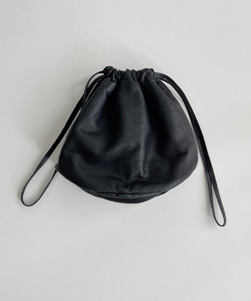 CANAL JEAN（キャナルジーン）の「Pt(ピーティー) レザー巾着バッグ（ハンドバッグ・レディース・ブラック・ONE SIZE）」の7枚目の写真