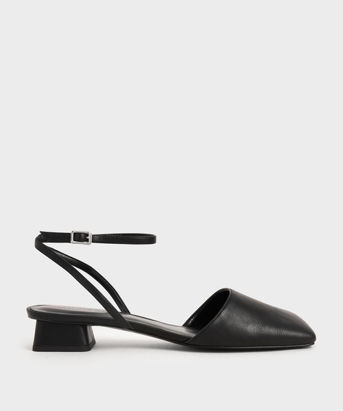 CHARLES & KEITH（チャールズ & キース）の「スクエアトゥ アンクルストラップパンプス / Square Toe Ankle Strap Pumps（パンプス・レディース・ブラック/ダークブラウン・23cm/23.5cm/24.5cm/25cm/25.5cm/22.5cm）」の2枚目の写真
