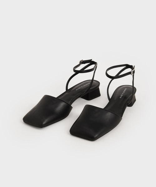 CHARLES & KEITH（チャールズ & キース）の「スクエアトゥ アンクルストラップパンプス / Square Toe Ankle Strap Pumps（パンプス・レディース・ブラック/ダークブラウン・23cm/23.5cm/24.5cm/25cm/25.5cm/22.5cm）」の4枚目の写真