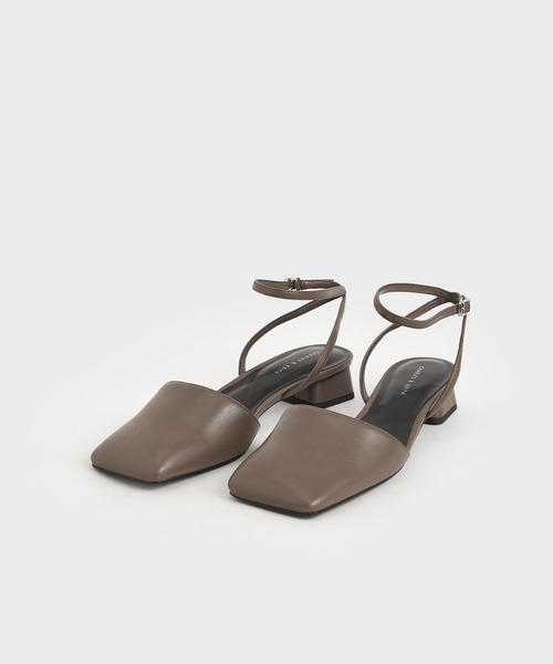 CHARLES & KEITH（チャールズ & キース）の「スクエアトゥ アンクルストラップパンプス / Square Toe Ankle Strap Pumps（パンプス・レディース・ブラック/ダークブラウン・23cm/23.5cm/24.5cm/25cm/25.5cm/22.5cm）」の11枚目の写真