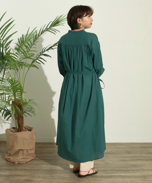 Factor=（ファクターイコール）の「キャンブリックギャザーワンピース（シャツワンピース・レディース・パープル/ブラック/ベージュ/ターコイズブルー・FREE）」の15枚目の写真