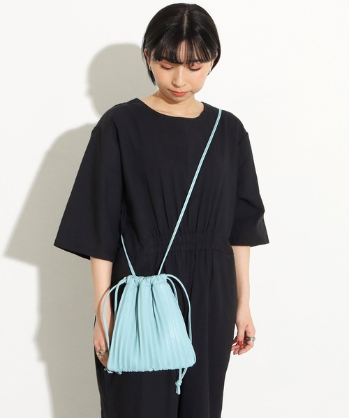 Factor=（ファクターイコール）の「プリーツ巾着ショルダーバッグ（トートバッグ・レディース・アイボリー/サックスブルー/ブラック・FREE）」の8枚目の写真