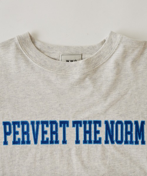 WHO'S WHO gallery(フーズフーギャラリー)の「PERVERT ショートカレッジ刺繍TEE(Tシャツ/カットソー・レディース・ブラック/オフホワイト/グリーン/オートミール・FREE)」の12枚目の写真