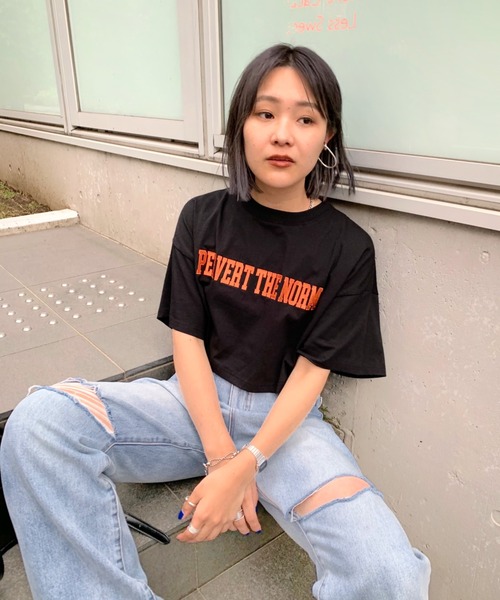 WHO'S WHO gallery(フーズフーギャラリー)の「PERVERT ショートカレッジ刺繍TEE(Tシャツ/カットソー・レディース・ブラック/オフホワイト/グリーン/オートミール・FREE)」の13枚目の写真
