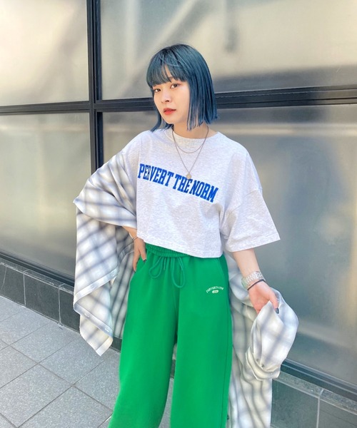 WHO'S WHO gallery(フーズフーギャラリー)の「PERVERT ショートカレッジ刺繍TEE(Tシャツ/カットソー・レディース・ブラック/オフホワイト/グリーン/オートミール・FREE)」の6枚目の写真