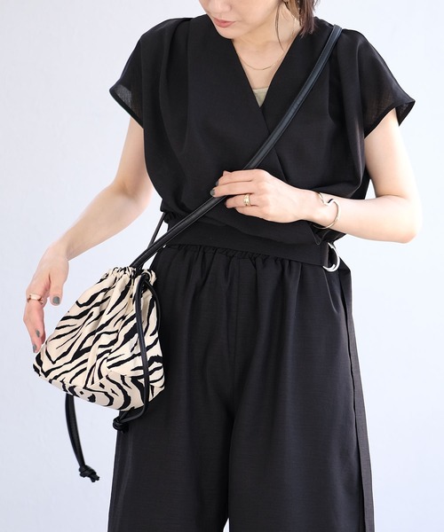 ＡＮＤＪ（アンドジェイ）の「巾着ショルダーバッグ（ショルダーバッグ・レディース・ブラック/アイボリー/その他・M）」の11枚目の写真