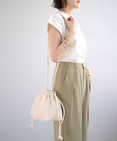 ＡＮＤＪ（アンドジェイ）の「巾着ショルダーバッグ（ショルダーバッグ・レディース・ブラック/アイボリー/その他・M）」の14枚目の写真