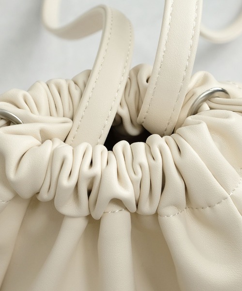 ＡＮＤＪ（アンドジェイ）の「巾着ショルダーバッグ（ショルダーバッグ・レディース・ブラック/アイボリー/その他・M）」の10枚目の写真