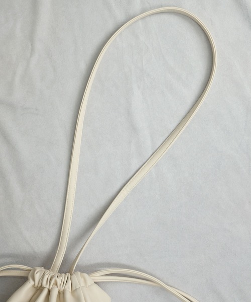 ＡＮＤＪ（アンドジェイ）の「巾着ショルダーバッグ（ショルダーバッグ・レディース・ブラック/アイボリー/その他・M）」の13枚目の写真