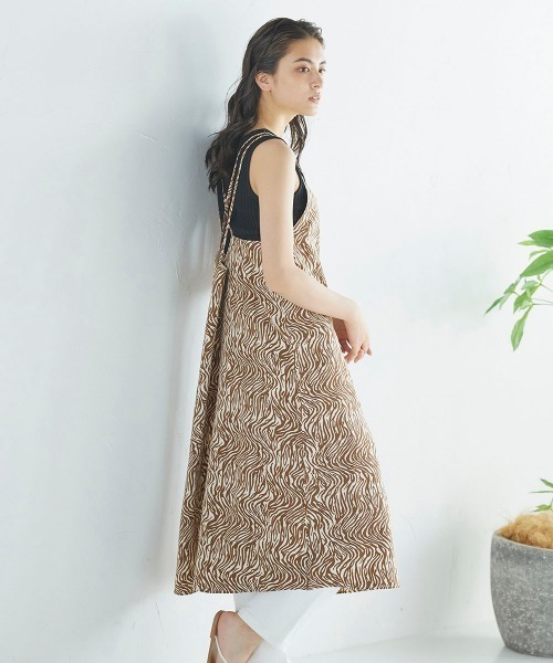 Willful by lipstar(ウィルフル バイ リップスター)の「ゼブラ柄キャミワンピース(ワンピース・レディース・ブラック系その他/ブラウン系その他・M)」の13枚目の写真