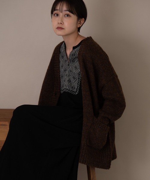 Auntie Rosa Holiday（アンティローザホリデー）の「フロント刺繍カフタンワンピース（ワンピース・レディース・ブラック/レッド/アイボリー・FREE）」の2枚目の写真