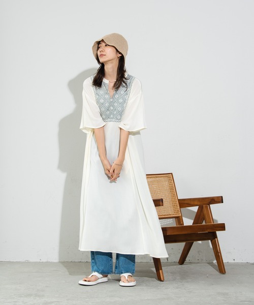 Auntie Rosa Holiday（アンティローザホリデー）の「フロント刺繍カフタンワンピース（ワンピース・レディース・ブラック/レッド/アイボリー・FREE）」の19枚目の写真