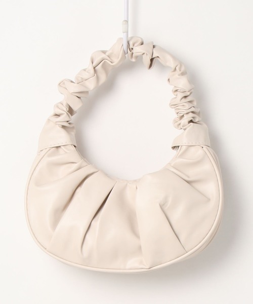 CLEA（クレア）の「ギャザーデザインムーン型ハンドバッグ（ハンドバッグ・レディース・ホワイト/ブラック/サックスブルー・FREE）」の4枚目の写真