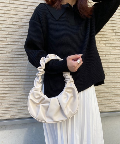 CLEA（クレア）の「ギャザーデザインムーン型ハンドバッグ（ハンドバッグ・レディース・ホワイト/ブラック/サックスブルー・FREE）」の7枚目の写真