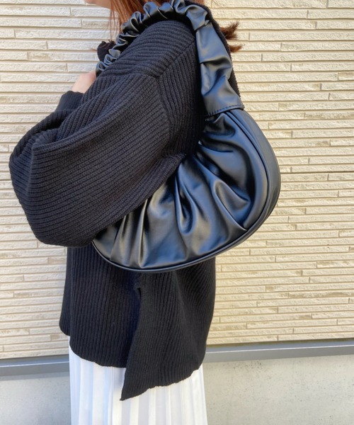 CLEA（クレア）の「ギャザーデザインムーン型ハンドバッグ（ハンドバッグ・レディース・ホワイト/ブラック/サックスブルー・FREE）」の14枚目の写真