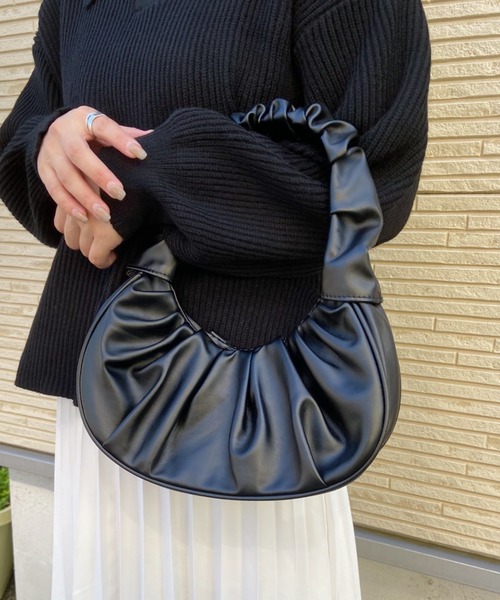 CLEA（クレア）の「ギャザーデザインムーン型ハンドバッグ（ハンドバッグ・レディース・ホワイト/ブラック/サックスブルー・FREE）」の16枚目の写真