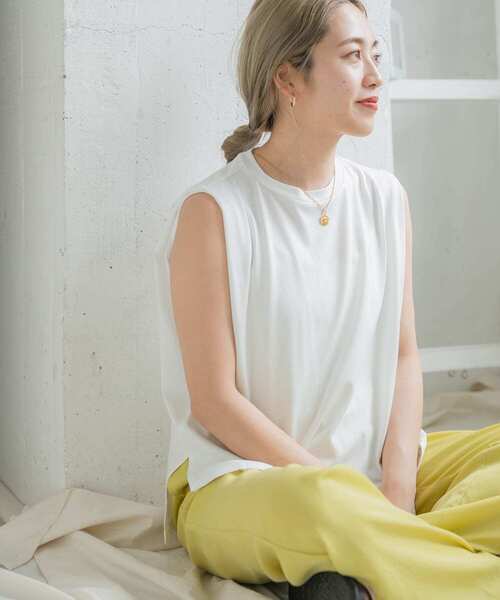 ITEMS URBANRESEARCH（アイテムズ アーバンリサーチ）の「肩タックノースリーブプルオーバー（Tシャツ/カットソー・レディース・オフホワイト/グレー系その他/ミント/ブラック・FREE）」の2枚目の写真