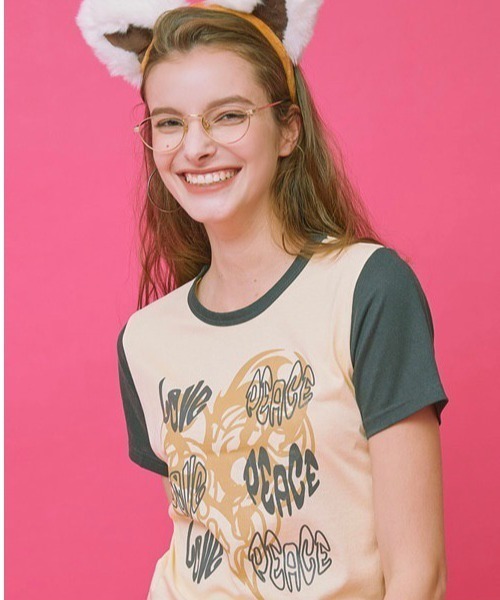 CRANK（クランク）の「【CRANK】LOVE PEACE PRINT T（Tシャツ/カットソー・レディース・ピンク/スカイブルー/ライトピンク/ライトイエロー・ONE SIZE）」の3枚目の写真