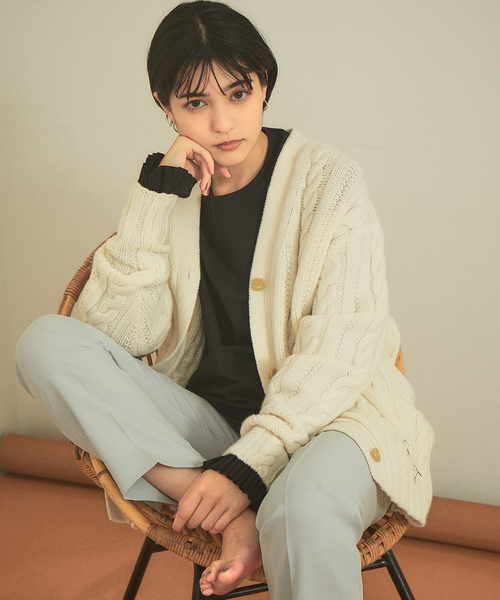 Rouge vif(ルージュヴィフ)の「ケーブルニットカーデ(カーディガン/ボレロ・レディース・ホワイト/ブラック/ピンク・フリー)」の2枚目の写真