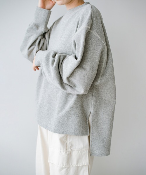 haco!（ハコ）の「【高橋愛さんコラボ】前後で印象を変えて楽しめる 配色デザインのスウェットトップス by LOVE&PEACE PROJECT（スウェット・レディース・グレー/アイボリー・SMALL/MEDIUM/LARGE/X-LARGE）」の9枚目の写真