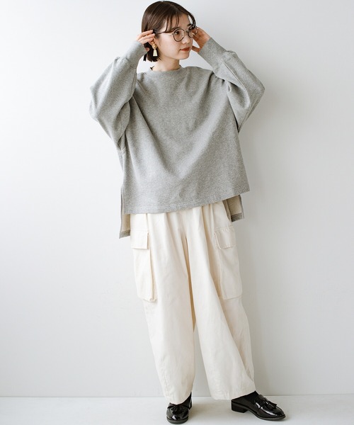 haco!（ハコ）の「【高橋愛さんコラボ】前後で印象を変えて楽しめる 配色デザインのスウェットトップス by LOVE&PEACE PROJECT（スウェット・レディース・グレー/アイボリー・SMALL/MEDIUM/LARGE/X-LARGE）」の8枚目の写真