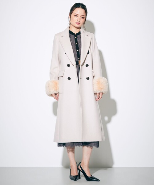 GRACE CONTINENTAL（グレースコンチネンタル）の「ファーカフスロングコート（ムートンコート・レディース・ブラック/ベージュ/ラベンダー・36/38）」の17枚目の写真