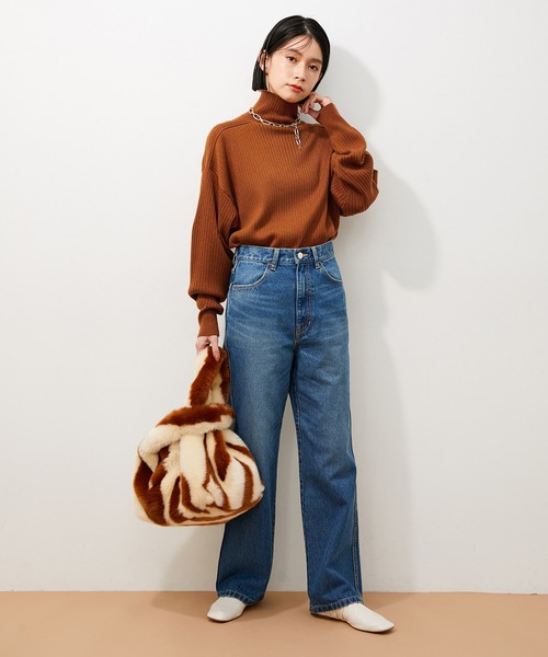 ADAM ET ROPE'(アダムエロペ)の「【アウトレット店舗・WEB限定】WOOL混リブタートル(ニット/セーター・レディース・チャコールグレー/グレー/ベージュ系その他/オレンジ系その他・FREE)」の15枚目の写真