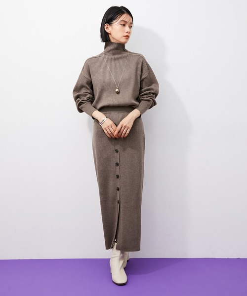 ADAM ET ROPE'(アダムエロペ)の「【アウトレット店舗・WEB限定】WOOL混リブタートル(ニット/セーター・レディース・チャコールグレー/グレー/ベージュ系その他/オレンジ系その他・FREE)」の5枚目の写真