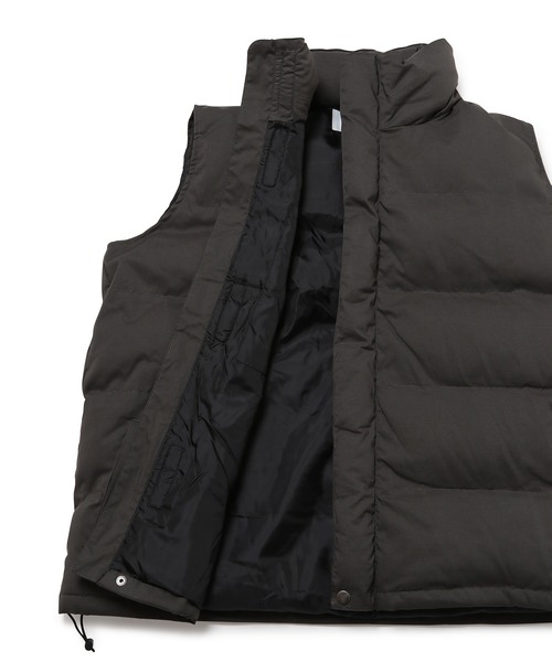 ADAM ET ROPE'（アダムエロペ）の「【アウトレット店舗・WEB限定】ファイバーダウンベスト（ダウンベスト・メンズ・ブラック/グレー・L/LL/M）」の14枚目の写真
