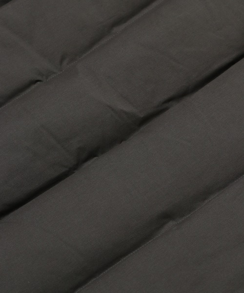 ADAM ET ROPE'（アダムエロペ）の「【アウトレット店舗・WEB限定】ファイバーダウンベスト（ダウンベスト・メンズ・ブラック/グレー・L/LL/M）」の18枚目の写真