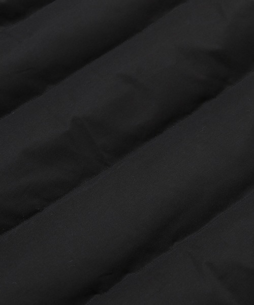 ADAM ET ROPE'（アダムエロペ）の「【アウトレット店舗・WEB限定】ファイバーダウンベスト（ダウンベスト・メンズ・ブラック/グレー・L/LL/M）」の17枚目の写真