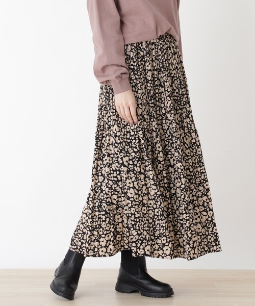 SHOO・LA・RUE（シューラルー）の「◆総柄プリーツスカート（スカート・レディース・ブラック系/ベージュ系/ダークグリーン系6/ベージュ系その他2・00）」の2枚目の写真