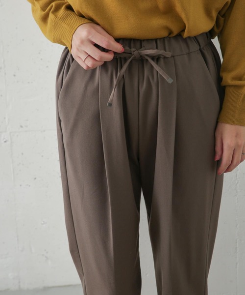 URBAN RESEARCH DOORS(アーバンリサーチドアーズ)の「ツイルストレッチテーパードイージーパンツ(その他パンツ・レディース・ブラック/ネイビー/カーキ・38/36/34)」の14枚目の写真