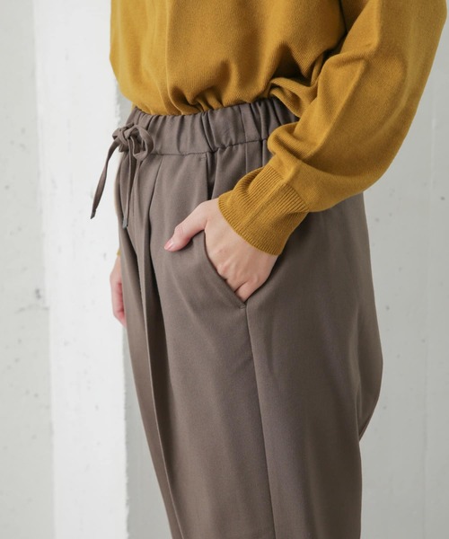 URBAN RESEARCH DOORS(アーバンリサーチドアーズ)の「ツイルストレッチテーパードイージーパンツ(その他パンツ・レディース・ブラック/ネイビー/カーキ・38/36/34)」の13枚目の写真