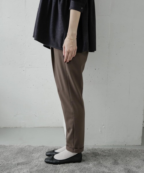 URBAN RESEARCH DOORS(アーバンリサーチドアーズ)の「ツイルストレッチテーパードイージーパンツ(その他パンツ・レディース・ブラック/ネイビー/カーキ・38/36/34)」の9枚目の写真