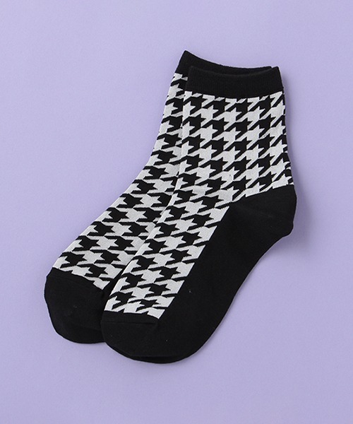 LOVETOXIC（ラブトキシック）の「千鳥クルーソックス（ソックス/靴下・キッズ・ブラック/ベージュ/サックスブルー・20-22cm/23-25cm）」の2枚目の写真