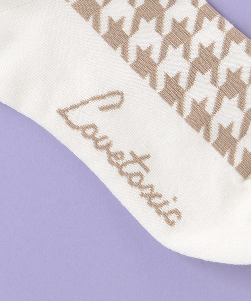 LOVETOXIC（ラブトキシック）の「千鳥クルーソックス（ソックス/靴下・キッズ・ブラック/ベージュ/サックスブルー・20-22cm/23-25cm）」の5枚目の写真