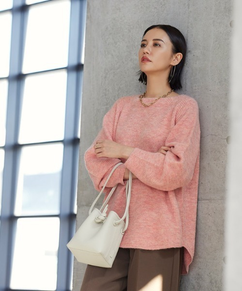 RASW（ラス）の「RASW アルパカ混ボートネックニット（ニット/セーター・レディース・ライトグレー/ネイビー/ピンク/ライトベージュ/ブルー系その他/モカ/ライトブルー/レッド・M/L）」の7枚目の写真