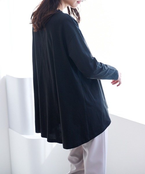 RANAN（ラナン）の「[サスティナブル]綿100％フレアーシルエット長袖ロンT（Tシャツ/カットソー・レディース・オフホワイト/ベージュ/ブラック/ダークブルー/ダークブラウン/オレンジ系その他/ライトグレー/イエロー/パープル/チャコール・LL/M/L/3L）」の21枚目の写真